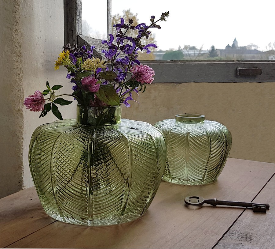 Vase verre feuillage vert en relief  | Deco-Delight.com