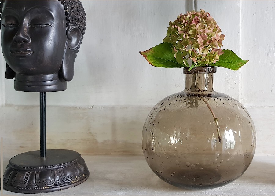 Vase bulle en verre teinté H18.5 | Deco-Delight.com Vase bulle en verre teinté H18.5 | Deco-Delight.com