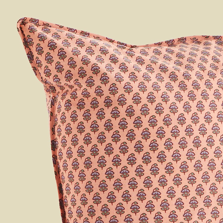 Housse de coussin rose 50x50 cm fleur violette | Deco-Delight.com