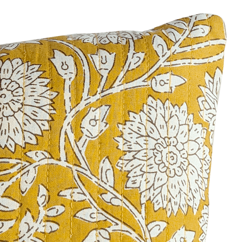 Coussin rectangulaire imprimé fleuri 45x34 cm | Deco-Delight.com