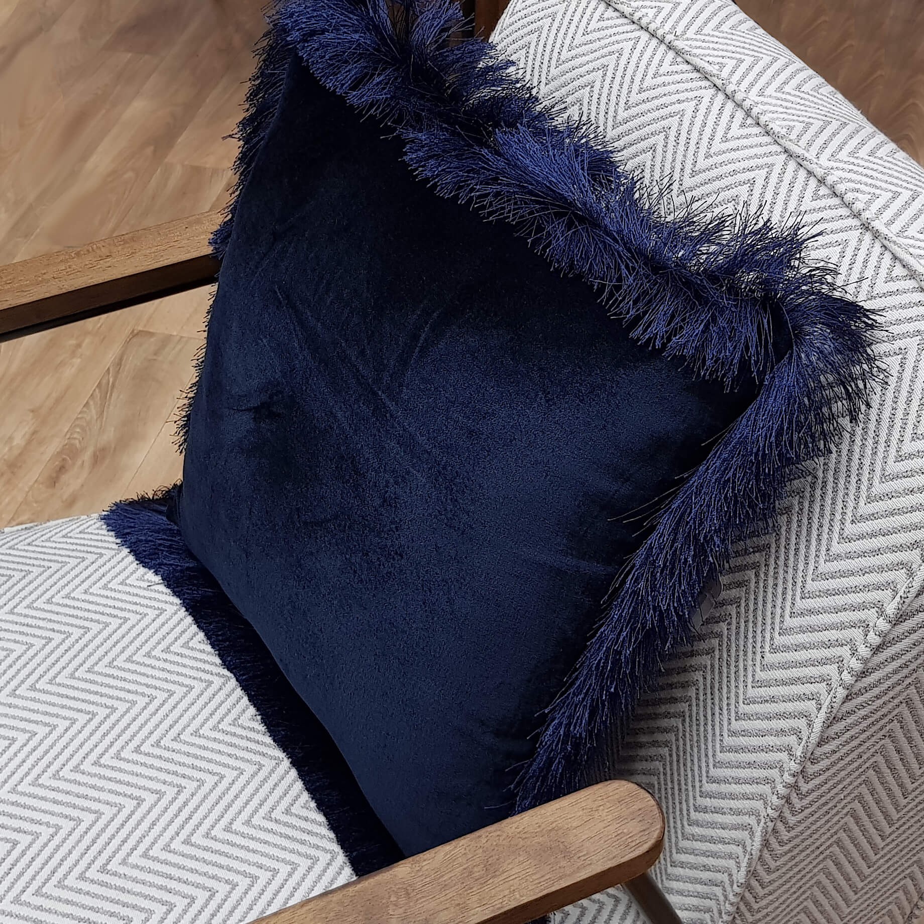 Coussin Bleu Viscose et Coton à franges 45x45 cm | Deco-Delight.com