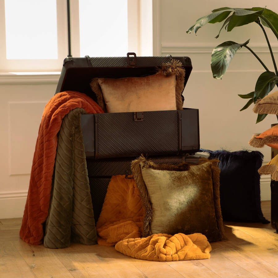 Coussin Bleu Viscose et Coton à franges 45x45 cm | Deco-Delight.com