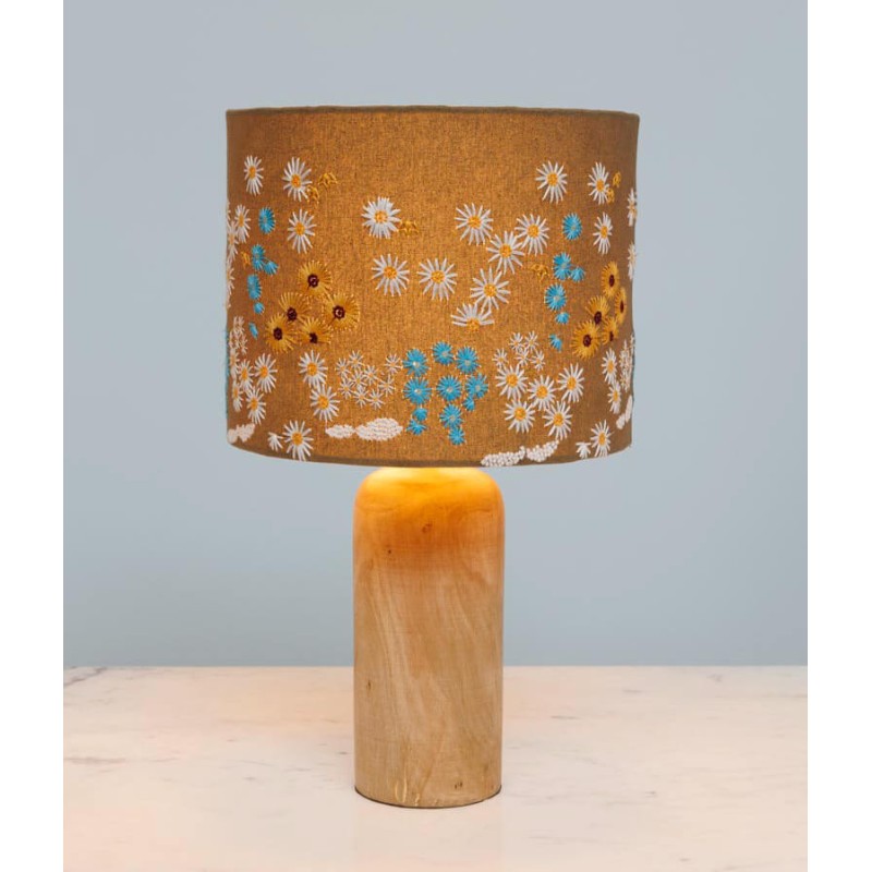 Lampe en manguier et abat-jour brodé fleuri H44 cm