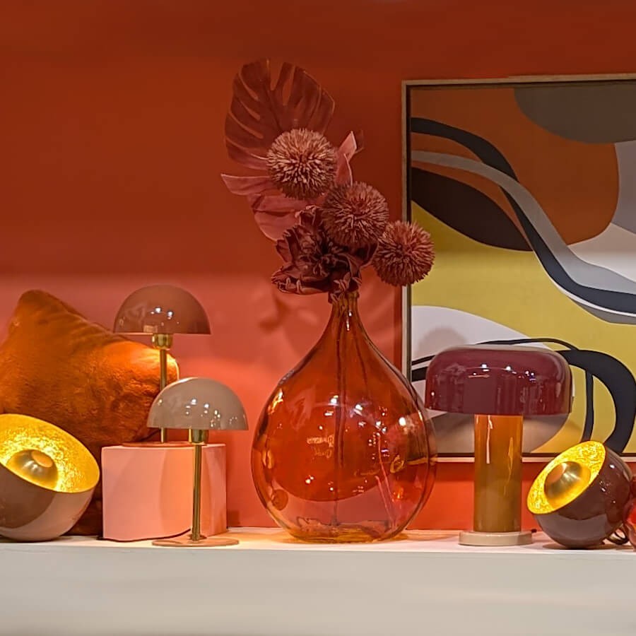 Lampe à poser en métal pêche nougat et doré, H36cm