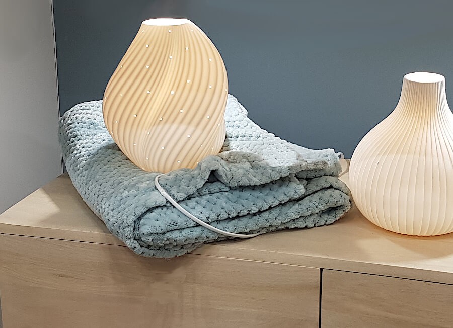 Lampe à poser porcelaine blanche lumineuse H23 cm | Deco-Delight.com