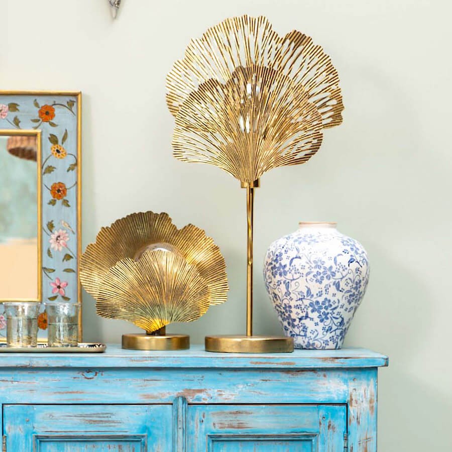 Lampe en métal doré ajouré Feuilles de ginkgo H75cm | Deco-Delight.com
