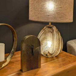 Horloge à poser en métal doré patiné H20 cm