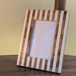 Cadre photo rayé crème et ambré pour photos 10x15 cm