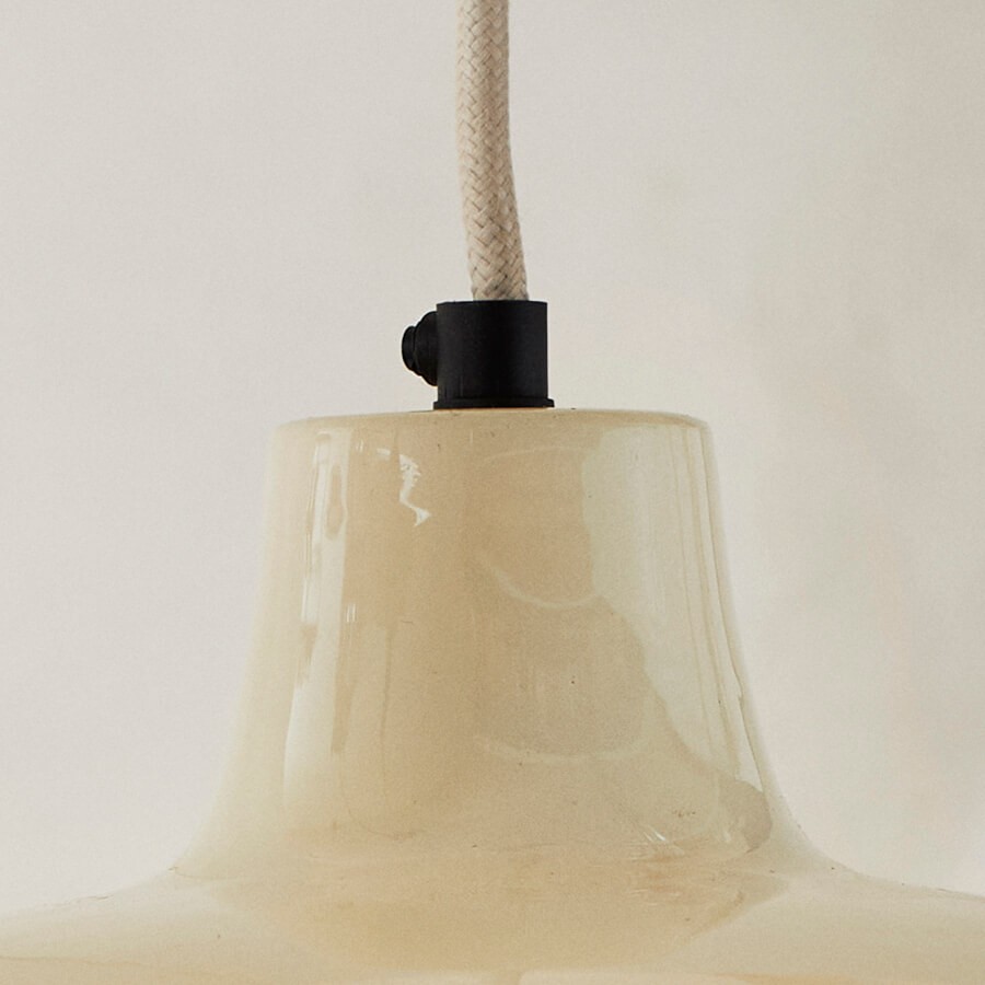 Suspension en métal émaillé ivoire D26 cm | Deco-Delight.com