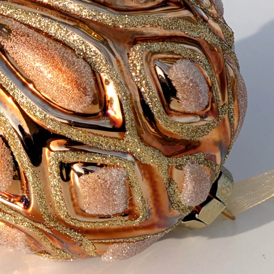 Grande boule de Noël Or rose givré D10 cm | Deco-Delight.com