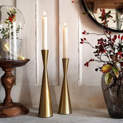 Bougeoir métal brossé imitation laiton H26,5 cm | Deco-Delight.com