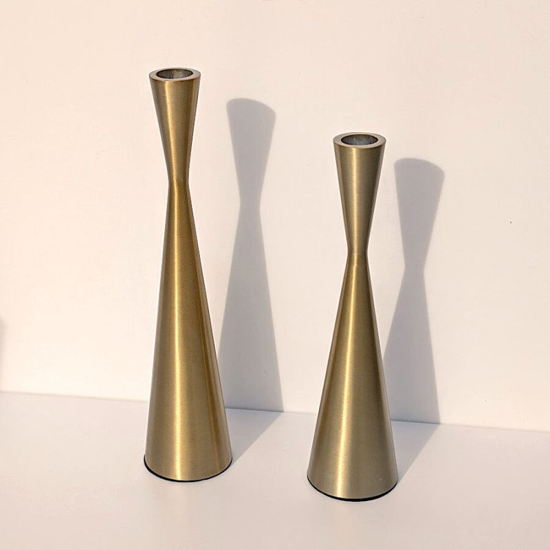 Bougeoir métal brossé imitation laiton H26,5 cm | Deco-Delight.com