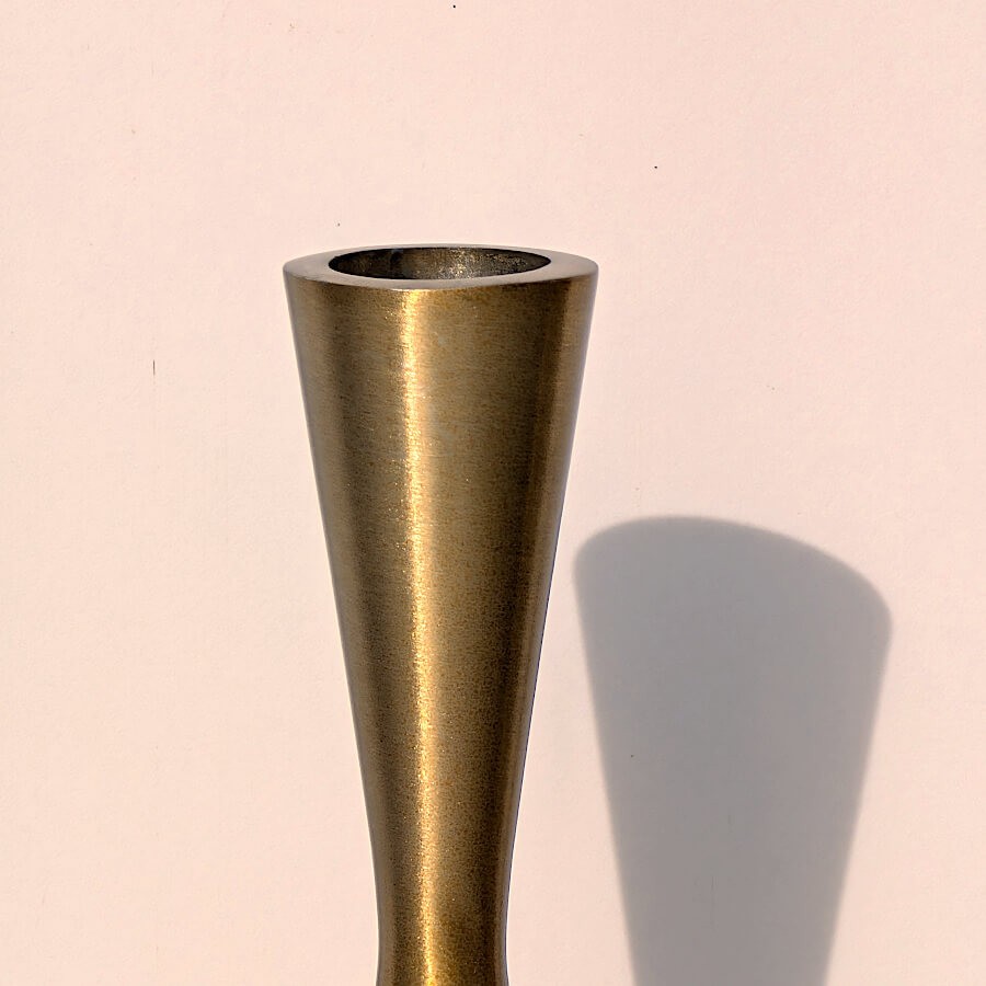 Bougeoir métal brossé imitation laiton H26,5 cm | Deco-Delight.com