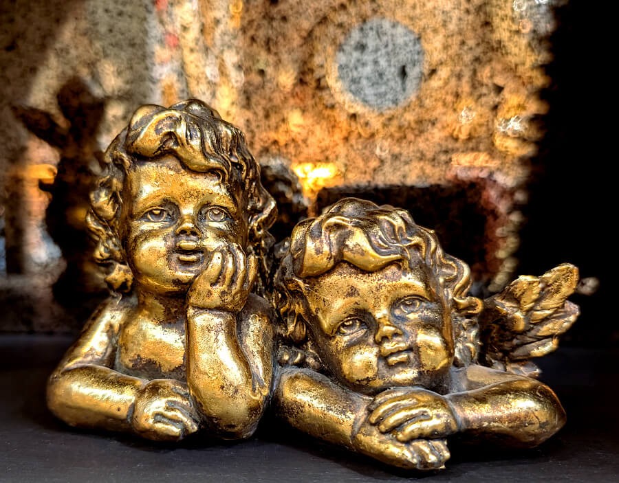 Statuette Deux Anges couleur doré antique H10 cm | Deco-Delight.com