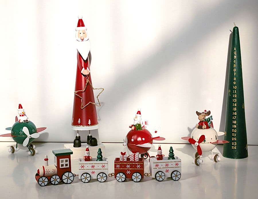 Figurine Père Noël métal avec LED H32,5 cm | Deco-Delight.com