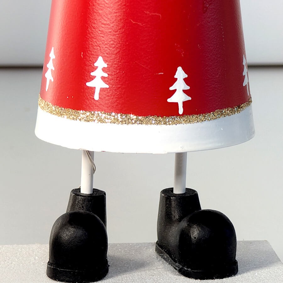 Figurine Père Noël métal avec LED H32,5 cm | Deco-Delight.com