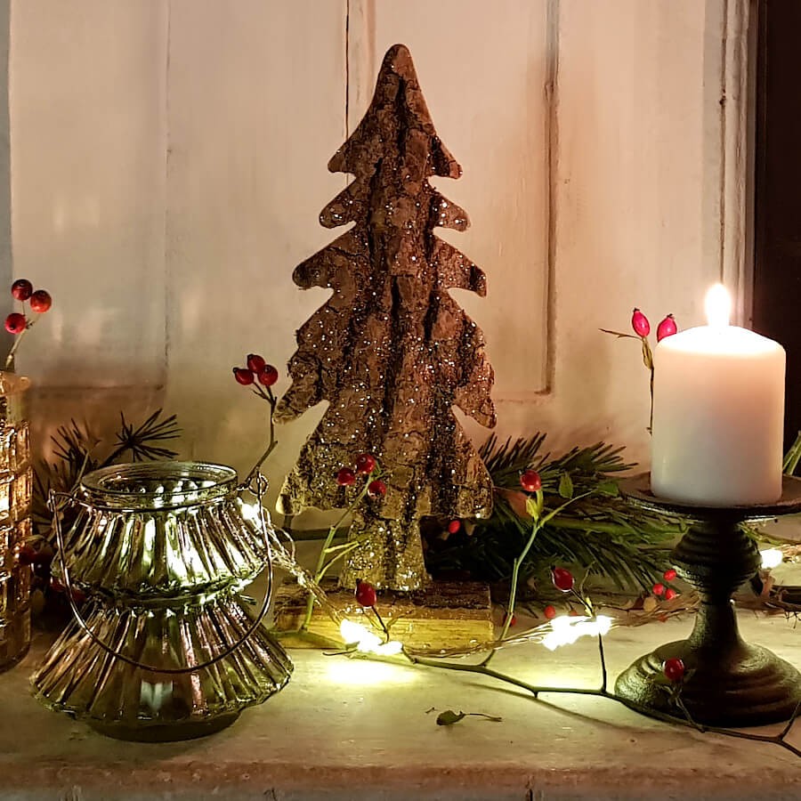 Photophore Sapin en verre vert anse dorée H10 cm | Deco-Delight.com