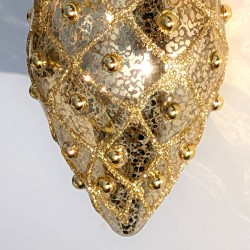 Boule de Noël goutte Or antique à cabochons