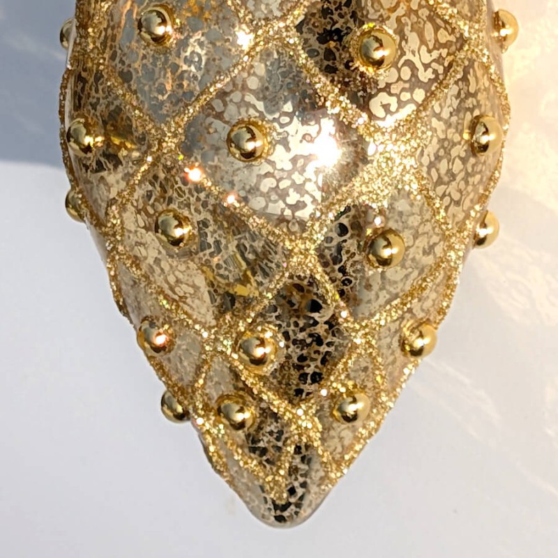 Boule de Noël goutte Or antique à cabochons