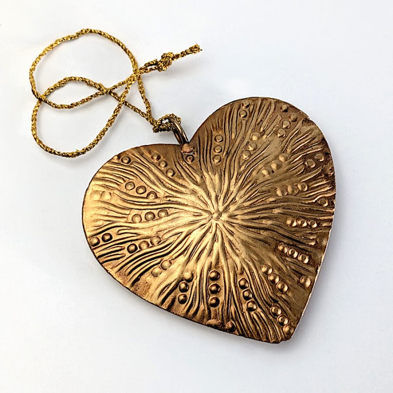 Suspension de Noël Cœur en métal doré H8 cm | Deco-Delight.com