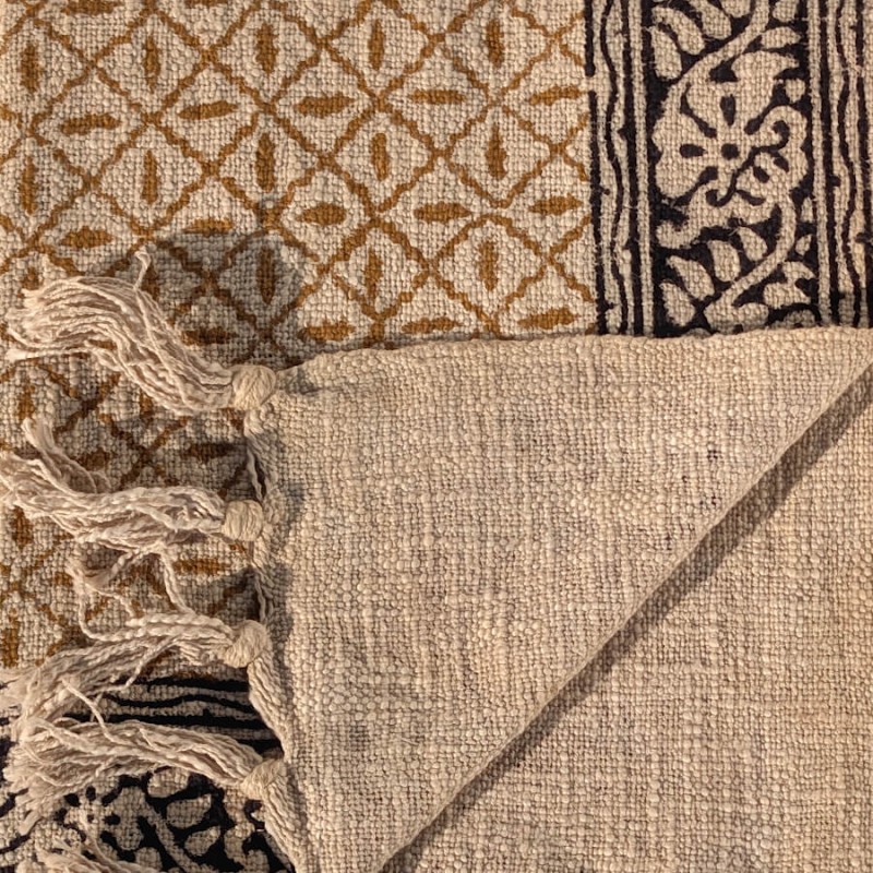 Plaid batik sable & liseré noir 130×160 cm | Deco-Delight.com