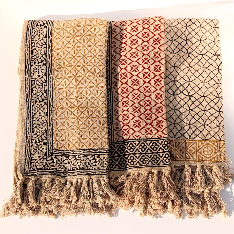 Plaid ethnique sable & liseré noir 130×160 cm | Deco-Delight.com