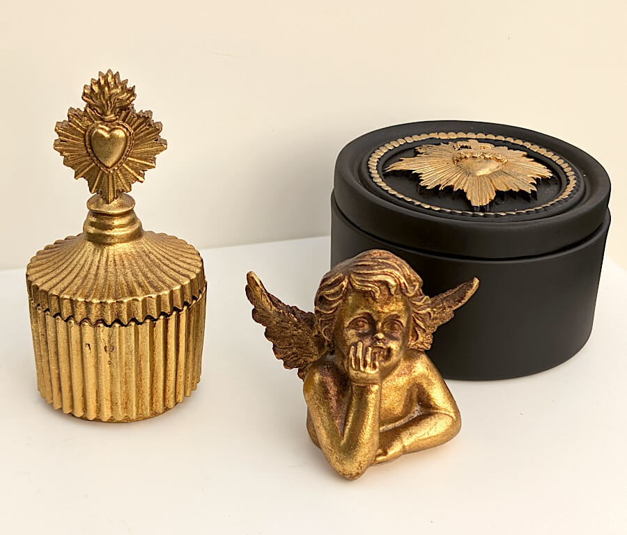 Boîte en résine ex-voto Cœur Sacré doré H13 cm | Deco-Delight.com