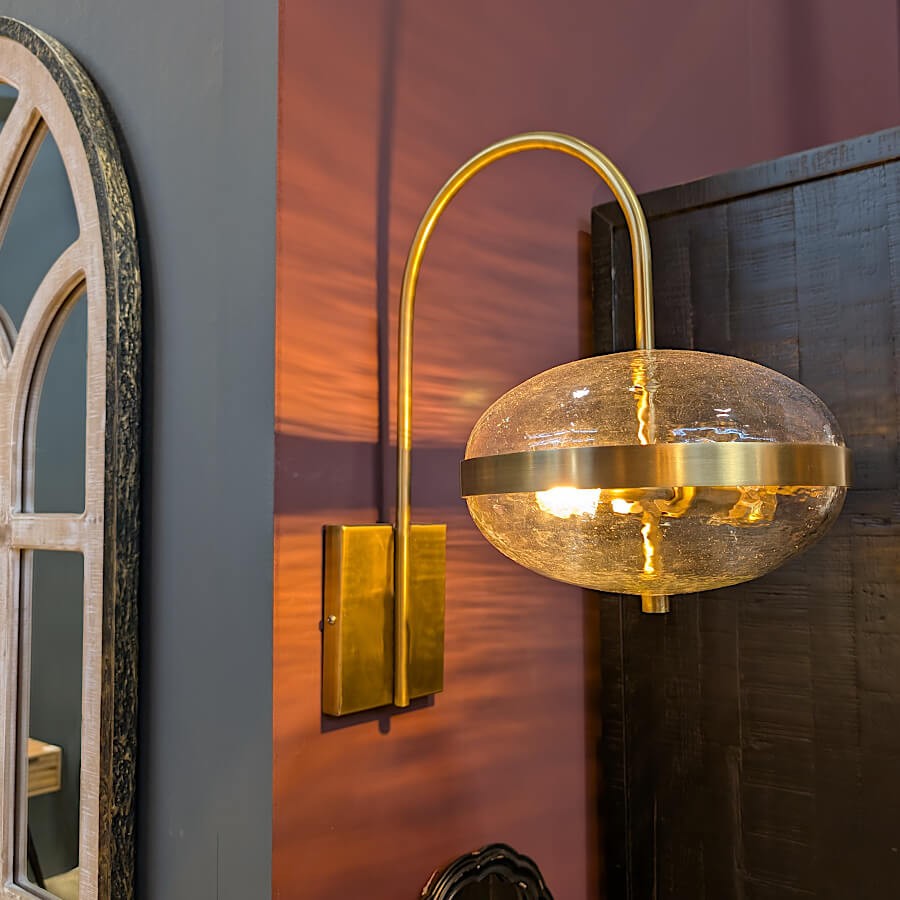 Applique Murale Globe Laiton Brossé & Verre Texturé | Deco-Delight.com