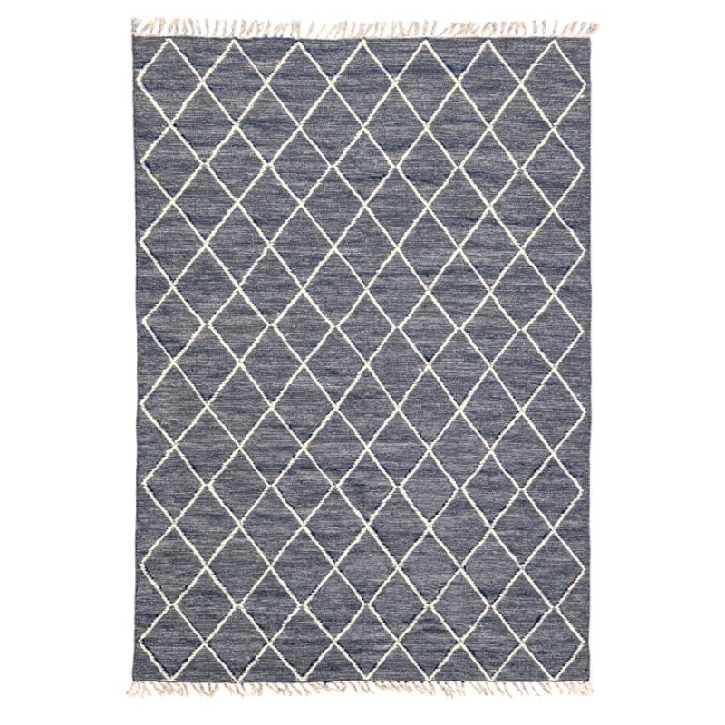 Tapis gris anthracite 160x230 cm avec, en contraste, des losanges en laine épaisse, créant un effet visuel et tactile élégant.