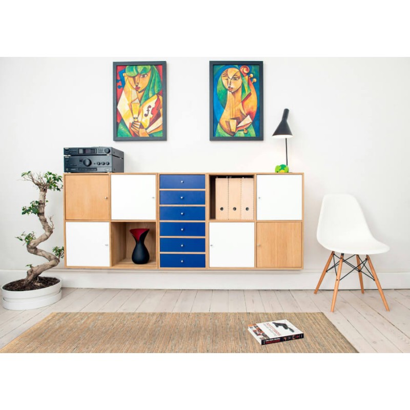 Tapis effet sisal, contemporain, structurant un salon moderne avec du mobilier épuré.