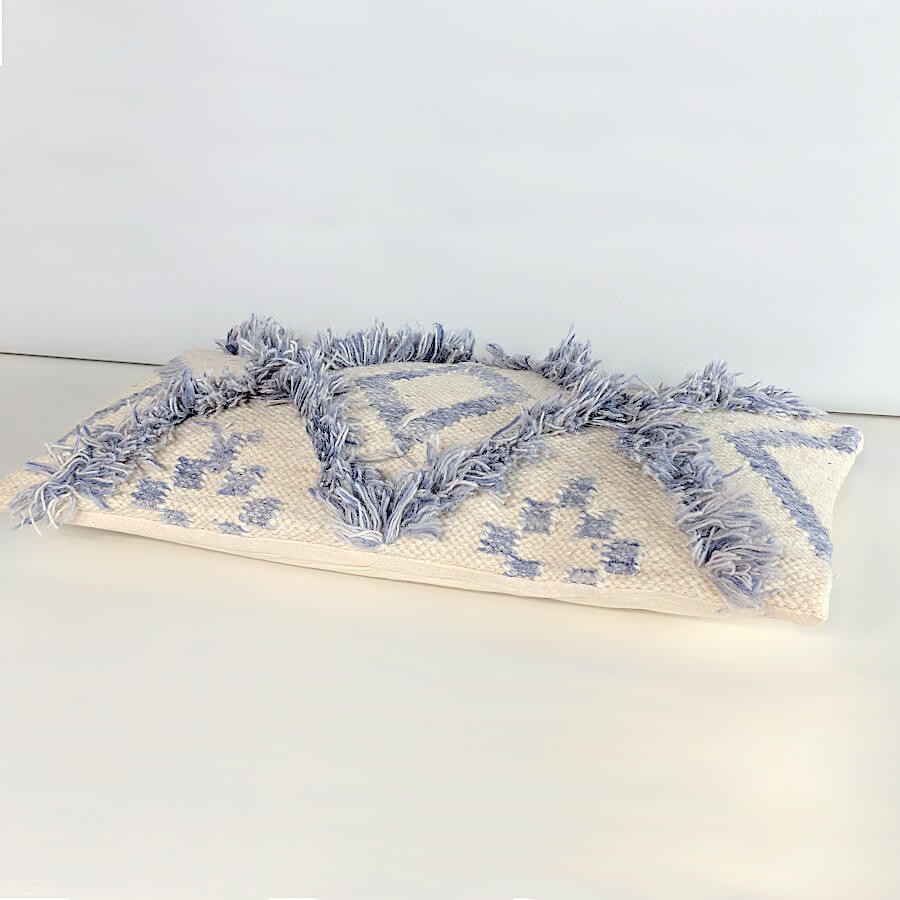 Vue de profil montrant l'épaisseur du tissage et le format lombaire 30x60 cm.