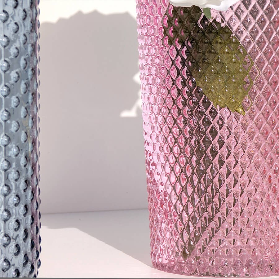 Vase rose relief diamant en verre  | Deco-Delight.com