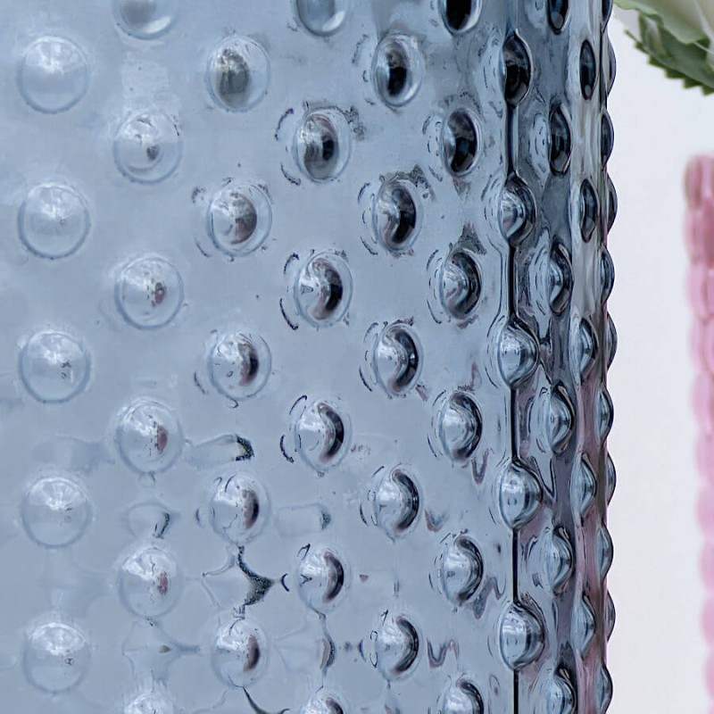 Vase bleu gris à pois en verre texturé | Deco-Delight.com