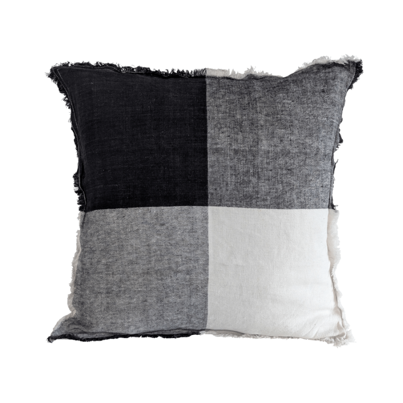 Coussin carré 50x50 cm en lin avec motif damier quatre quadrants noir et gris.
