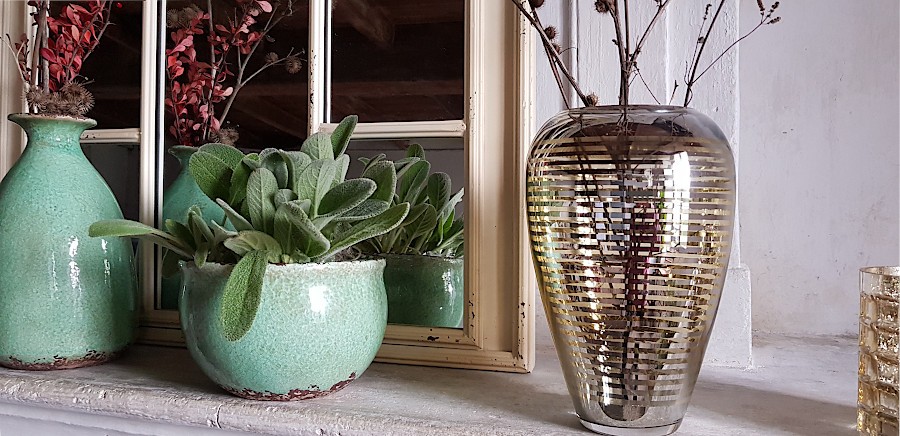 Vase lignes argentées et dorées en verre | Deco-Delight.com Vase lignes argentées et dorées en verre | Deco-Delight.com