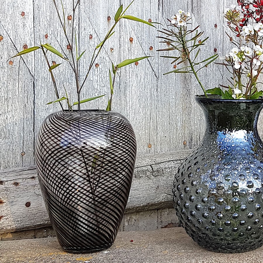 Vase en verre à croisillons noirs H19 cm | Deco-Delight.com