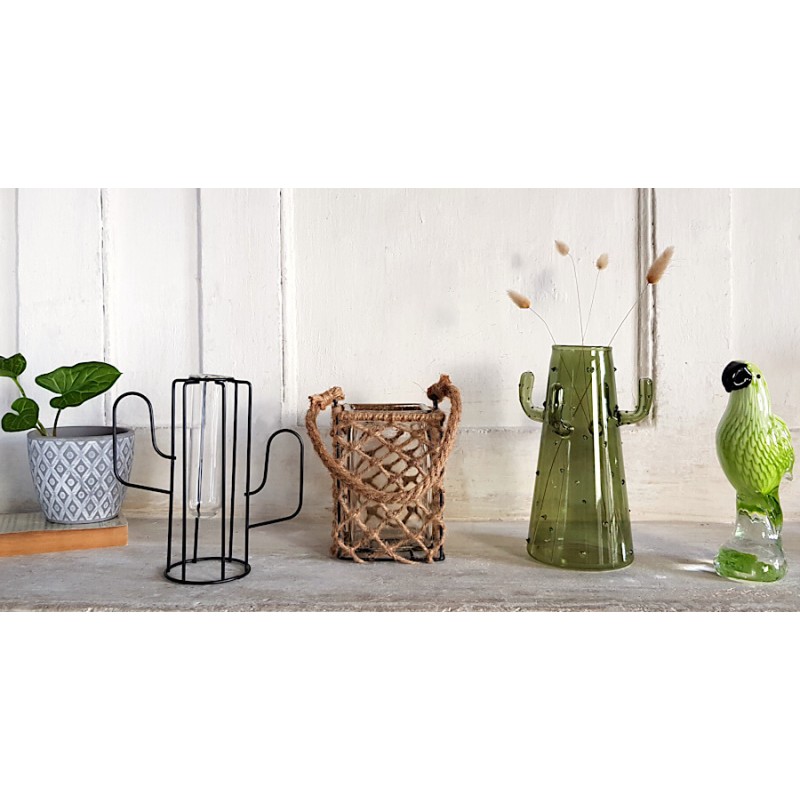 Composition décorative avec soliflore métal, vase cactus verre et photophore de la collection Deco-Delight .