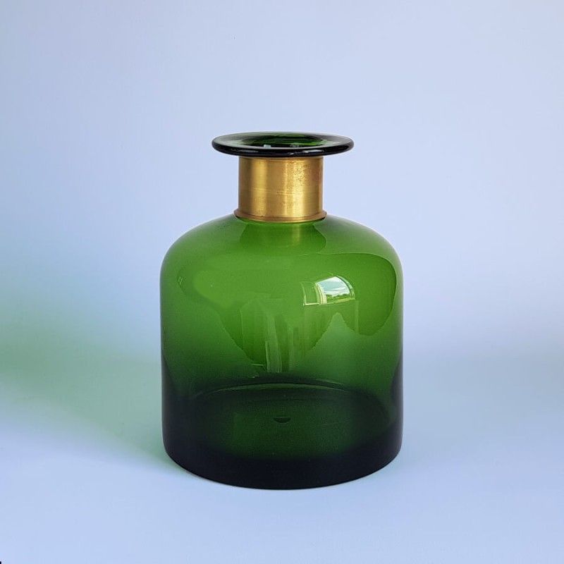 Vase bouteille vert col laiton doré | Deco-Delight.com