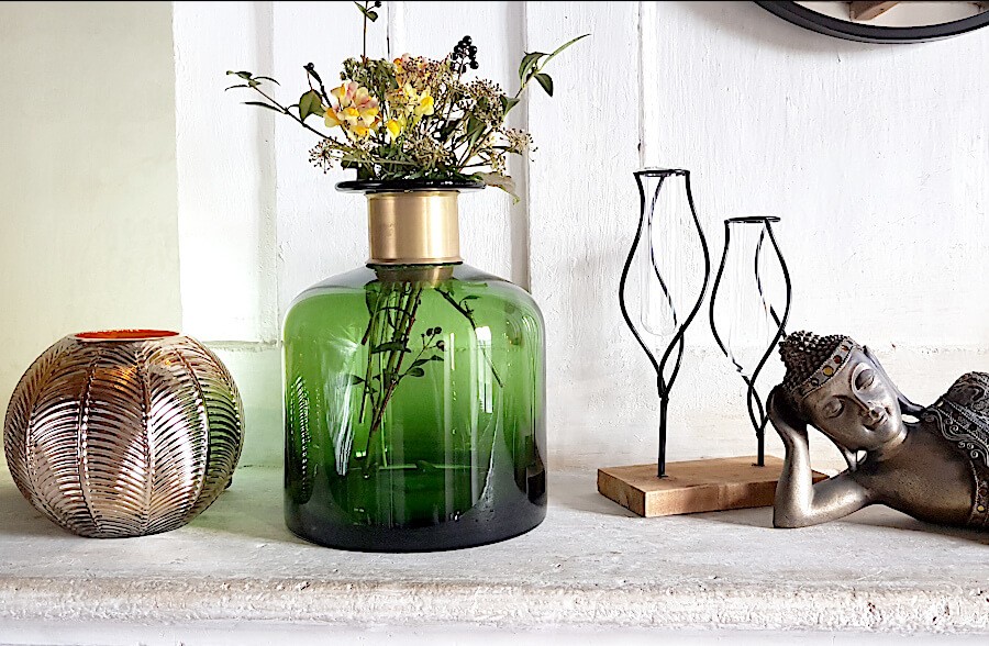Vase bouteille vert col laiton doré | Deco-Delight.com