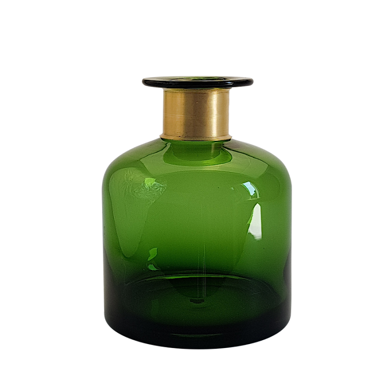 Vase bouteille vert col laiton doré  | Deco-Delight.com Vase bouteille vert col laiton doré  | Deco-Delight.com