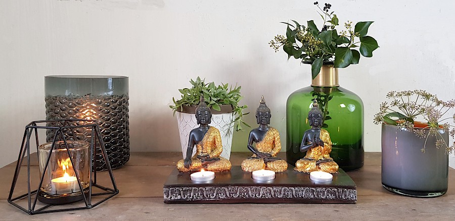 Vase bouteille vert col laiton doré  | Deco-Delight.com