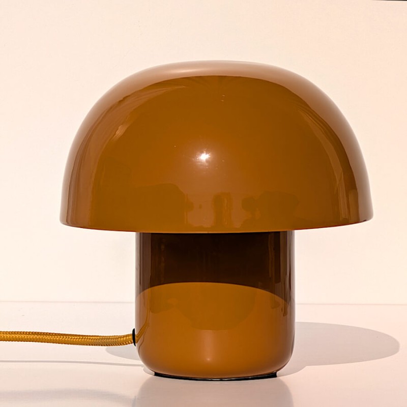 Vue d'ensemble soulignant la silhouette arrondie caractéristique. On dirait un pion de Mastermind !