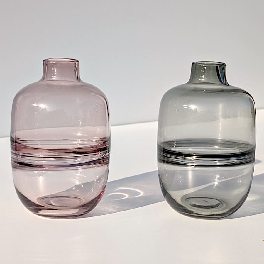 Vase en Verre Rose ou Gris épuré Saturne H18 cm | Deco-Delight