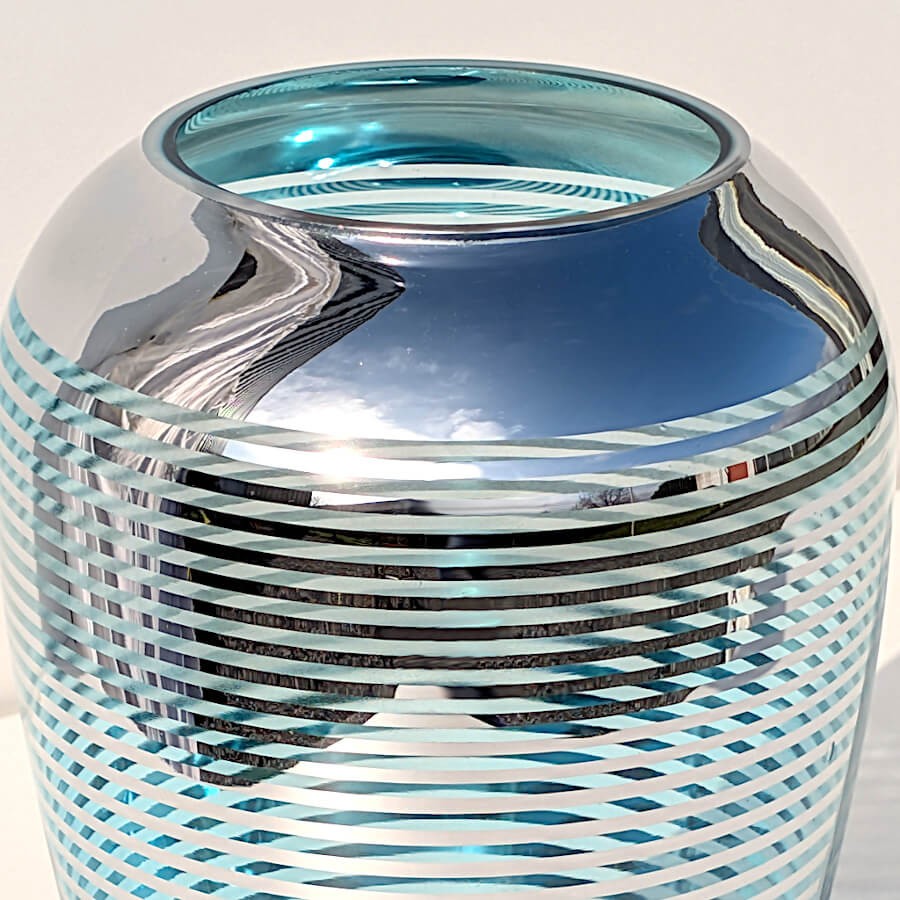 Vase lignes turquoises et argentées  | Deco-Delight.com