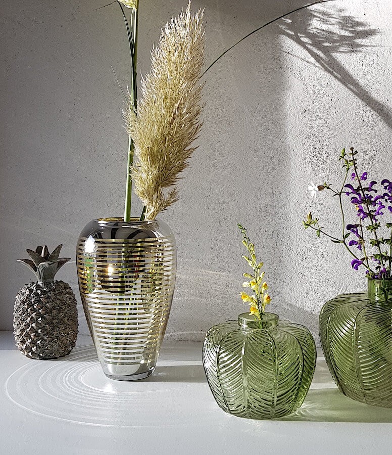 Vase lignes argentées et dorées en verre  | Deco-Delight.com