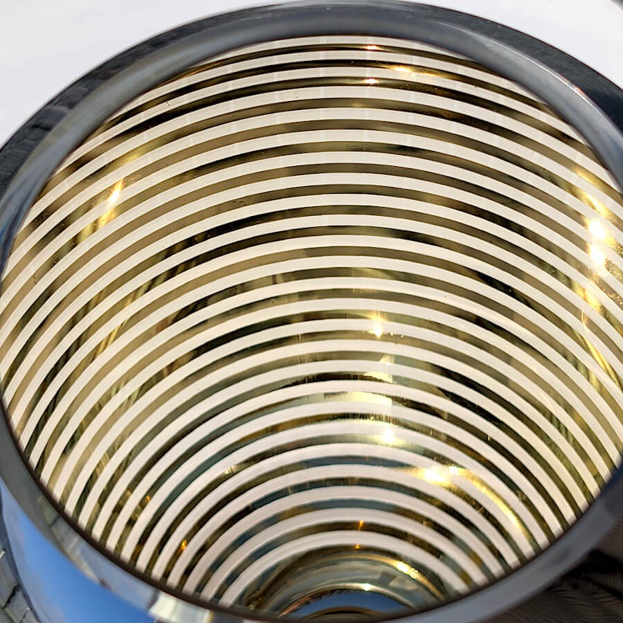 Vase lignes argentées et dorées en verre  | Deco-Delight.com