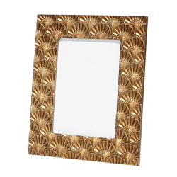 Vue de face du cadre doré mettant en relief les motifs éventails.
