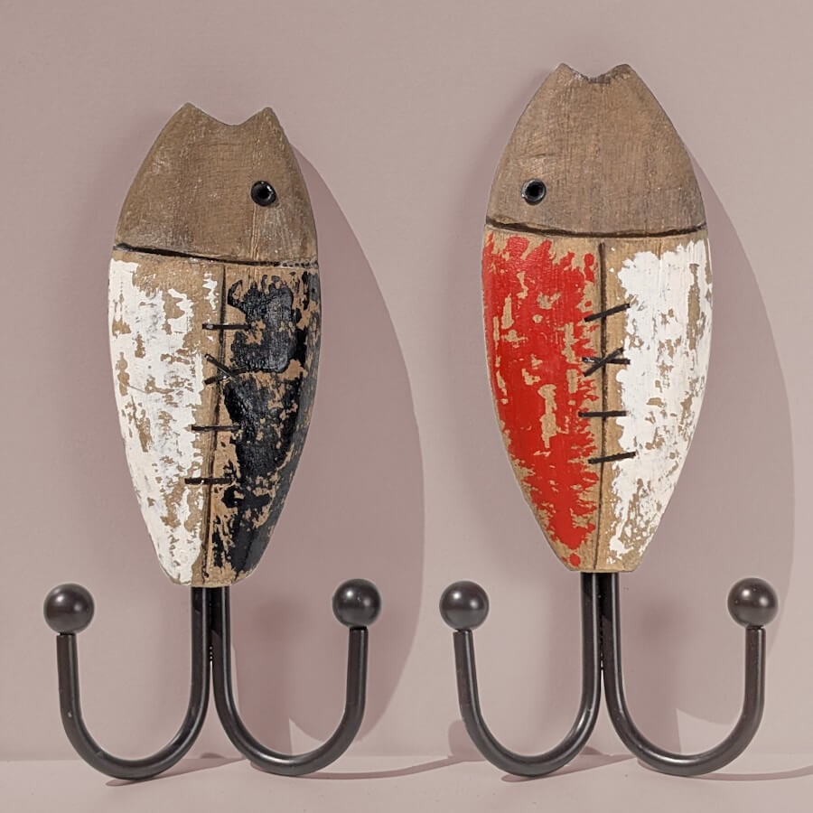 Présentation du duo complémentaire : le modèle rouge/blanc et le modèle noir/blanc.