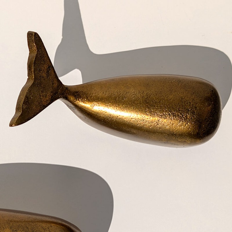 statuette-baleine-dore-patine-h8-metal-style-minimaliste