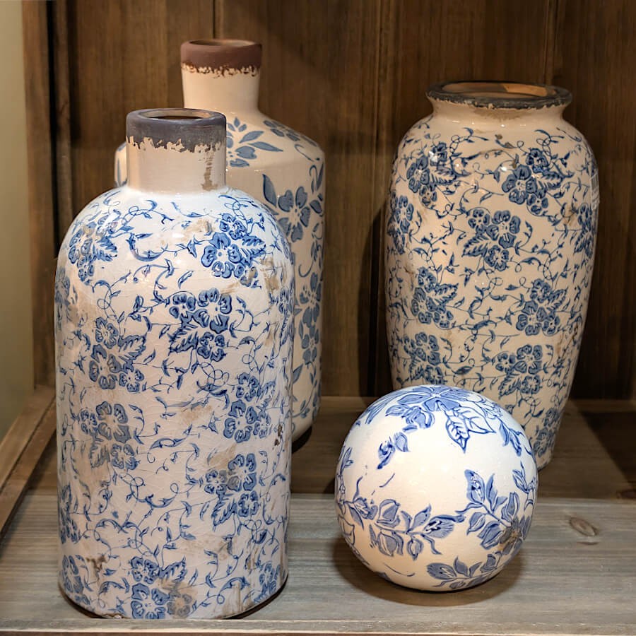 Vase-bouteille-motifs-fleuris-h23-bleu-emaille-artisanal